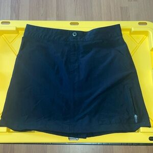 Rugged Exposure Skirt Size 8 with Shorts Black Color